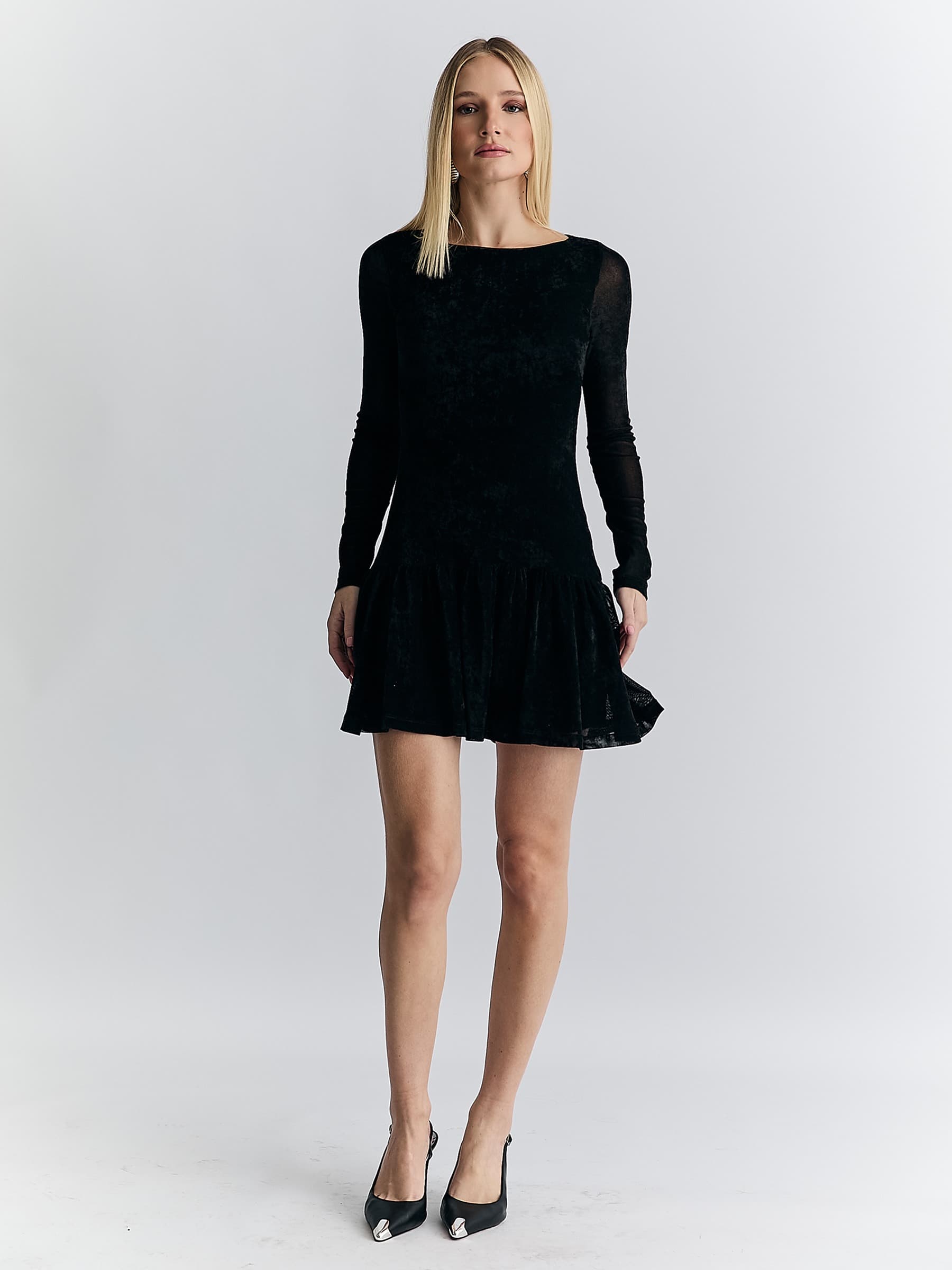 VESTIDO DE TULE AVELUDADO COM MANGA